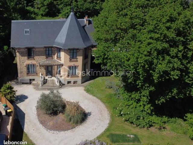 Propriété 10 pièces 280 m²