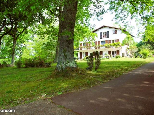 Propriété 10 pièces 282 m²