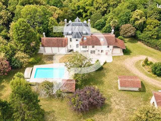 Propriété 10 pièces 293 m²