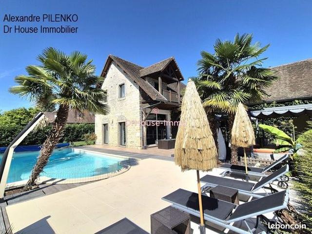 Propriété 10 pièces 293 m²