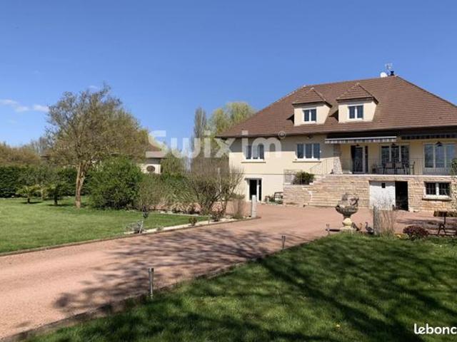 Propriété 10 pièces 291 m²