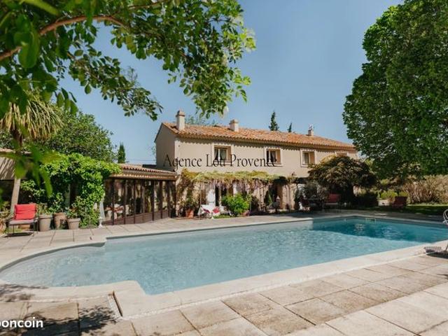 Propriété 10 pièces 292 m²