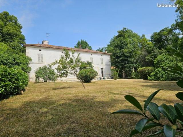 Propriété 10 pièces 292 m²