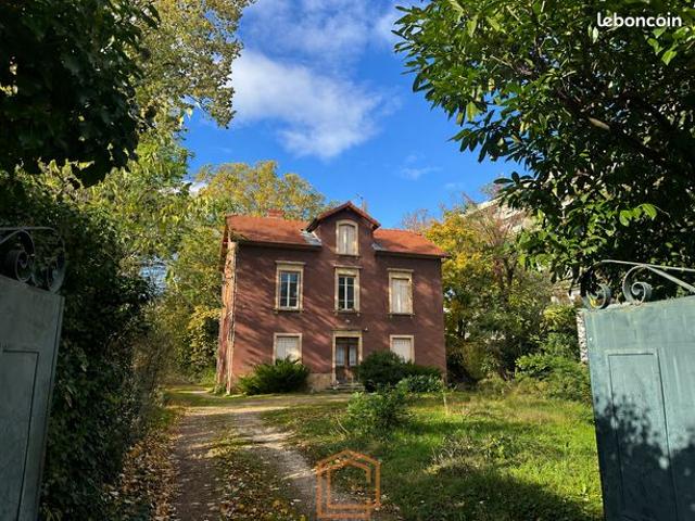 Propriété 10 pièces 297 m²
