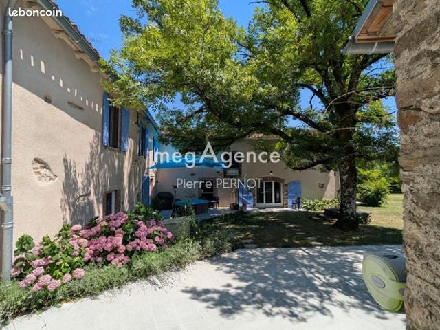 Propriété 10 pièces 294 m²