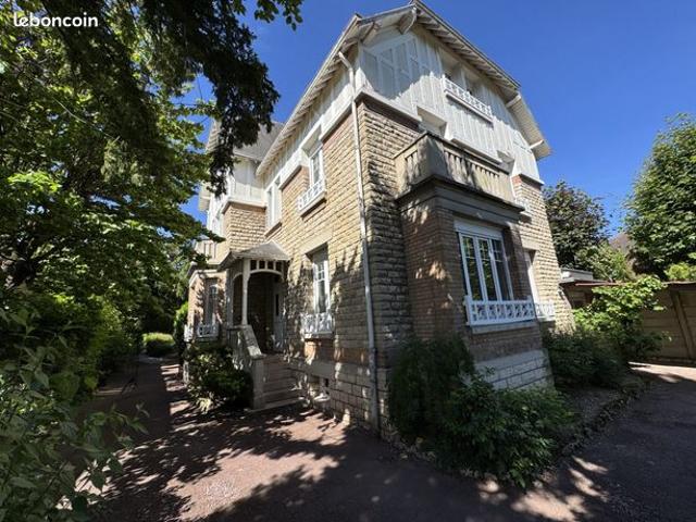 Propriété 10 pièces 295 m²