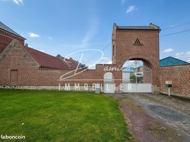 Propriété 10 pièces 203 m²