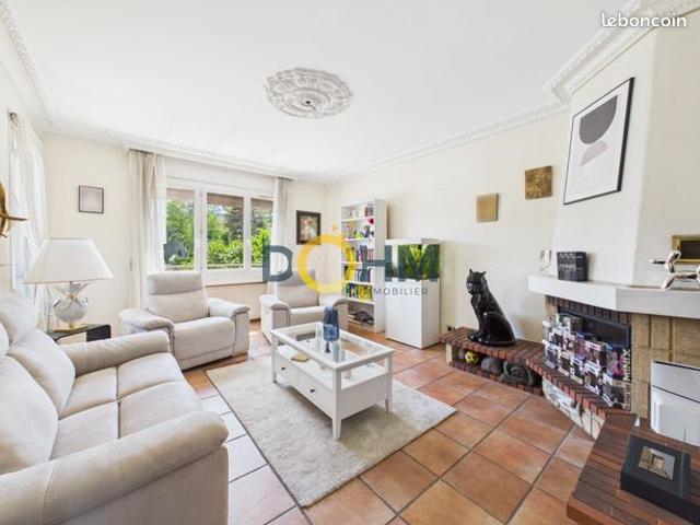 Propriété 10 pièces 200 m²