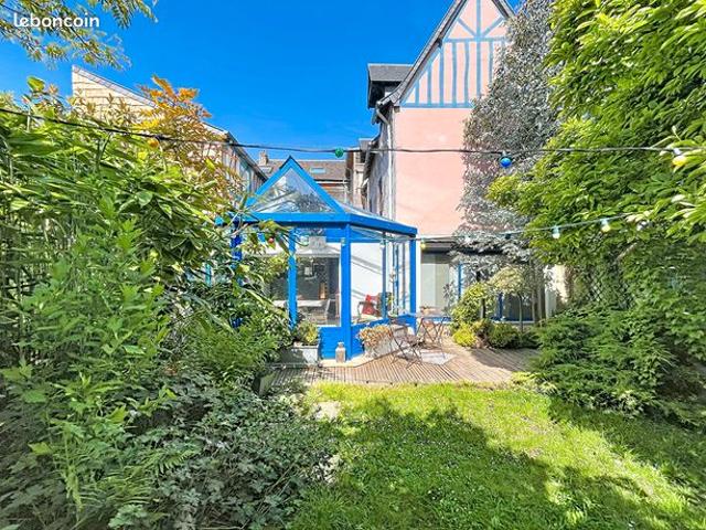 Propriété 10 pièces 200 m²
