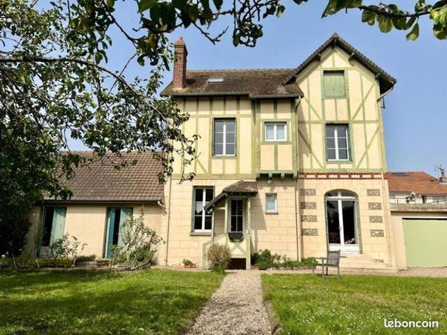 Propriété 10 pièces 205 m²