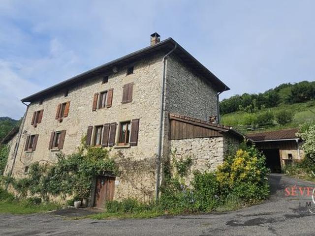 Propriété 10 pièces 208 m²