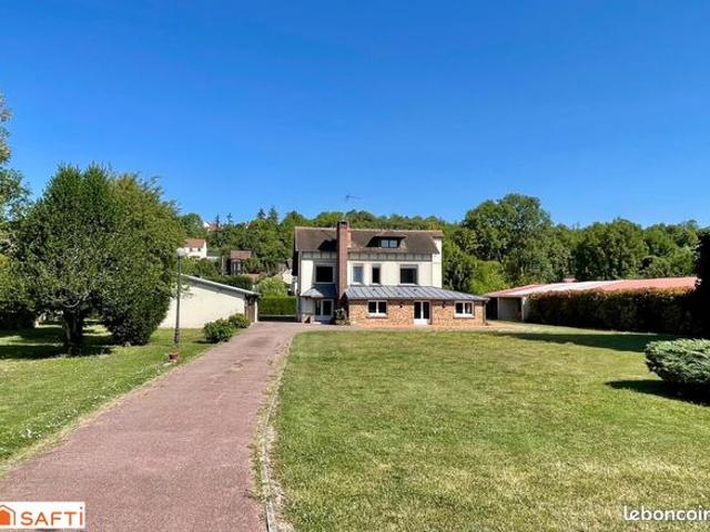 Propriété 10 pièces 208 m²