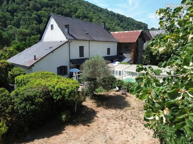Propriété 10 pièces 209 m²