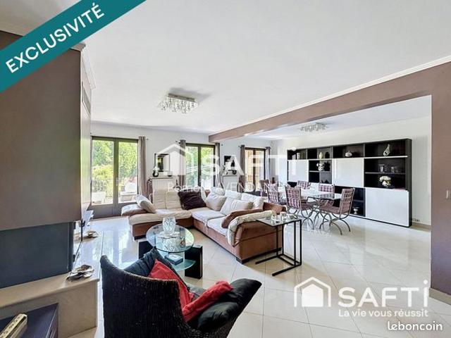 Propriété 10 pièces 209 m²