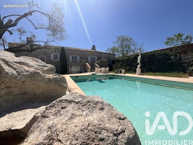 Propriété 10 pièces 213 m²