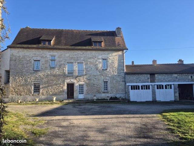 Propriété 10 pièces 213 m²