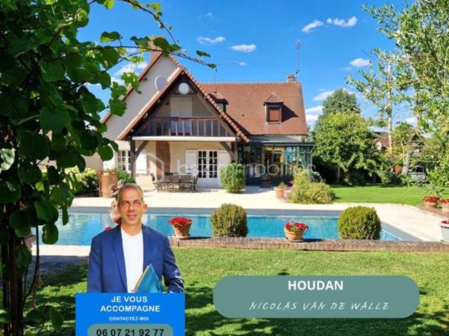 Propriété 10 pièces 213 m²