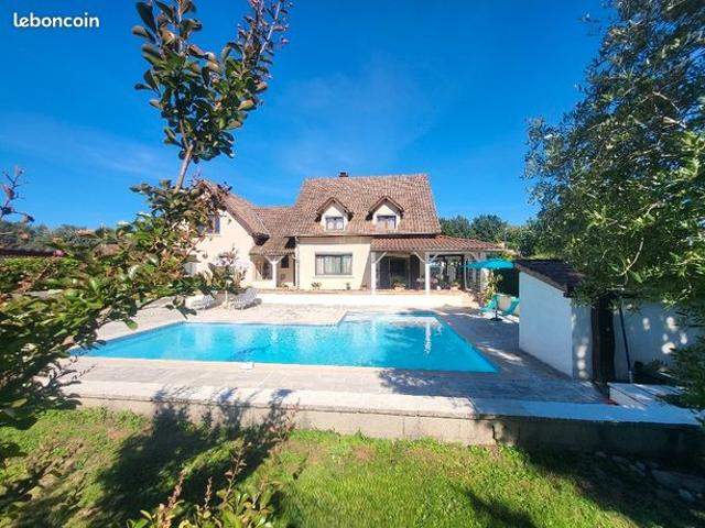 Propriété 10 pièces 210 m²