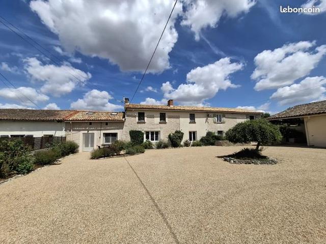 Propriété 10 pièces 210 m²