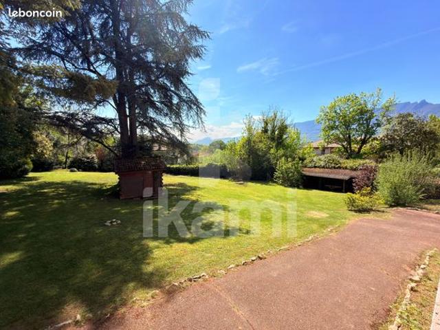 Propriété 10 pièces 211 m²