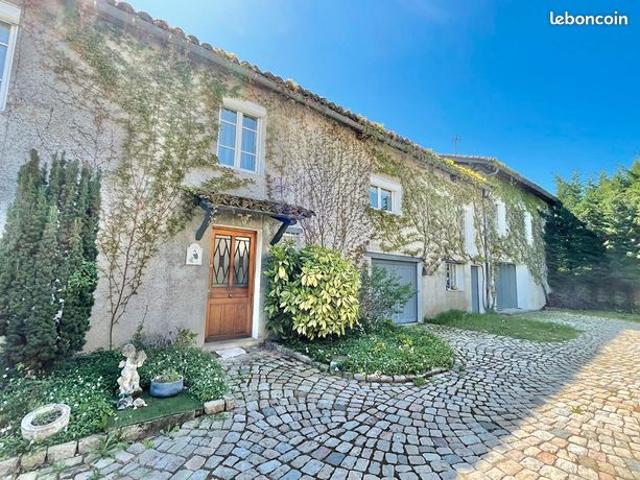 Propriété 10 pièces 215 m²