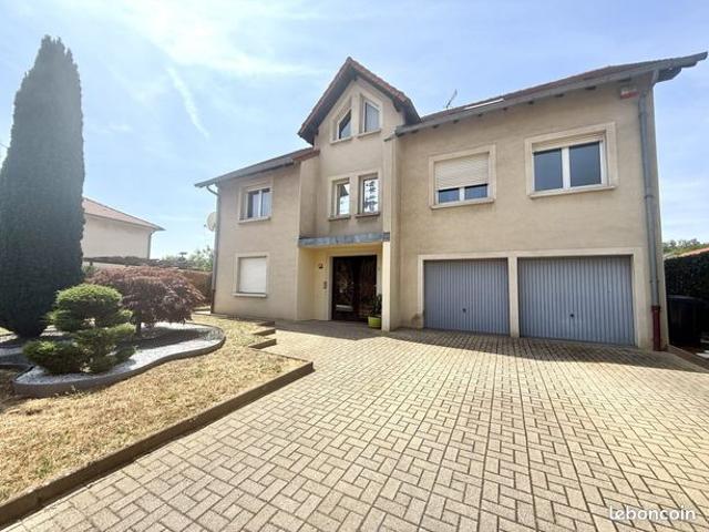 Propriété 10 pièces 215 m²