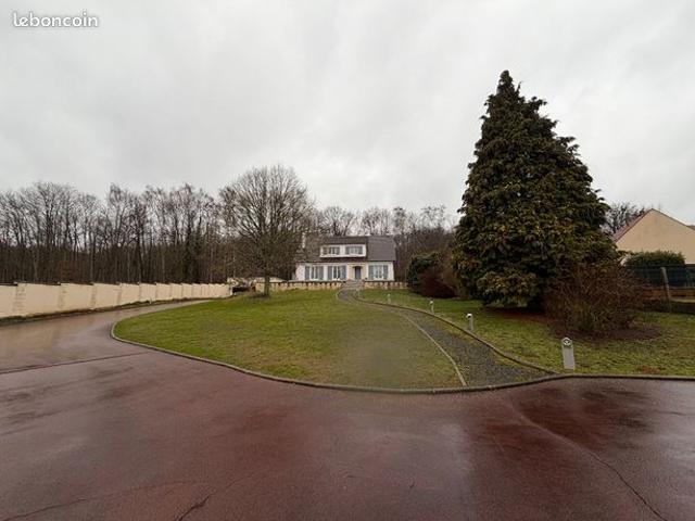 Propriété 10 pièces 216 m²