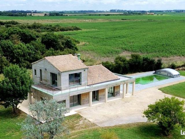 Propriété 10 pièces 218 m²