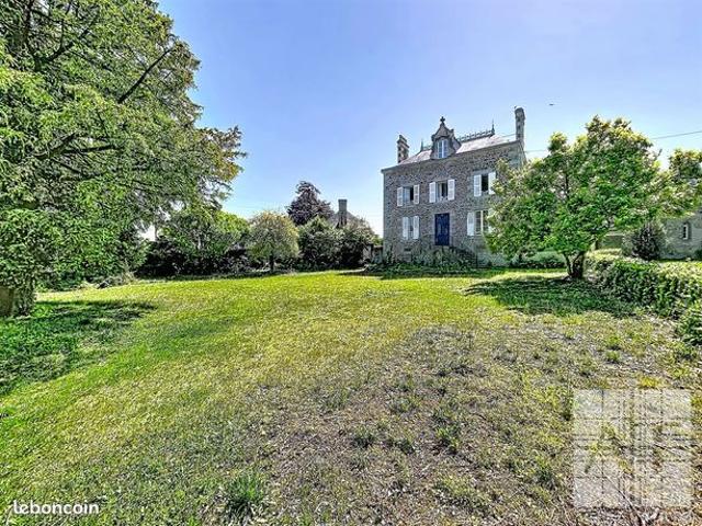 Propriété 10 pièces 219 m²