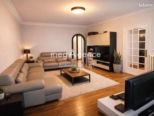 Propriété 10 pièces 223 m²