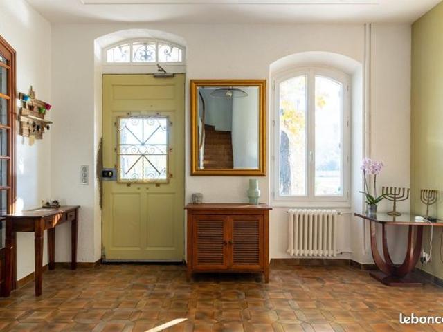 Propriété 10 pièces 220 m²