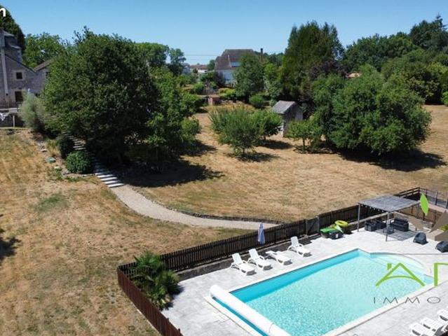 Propriété 10 pièces 220 m²