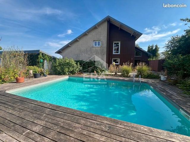 Propriété 10 pièces 220 m²