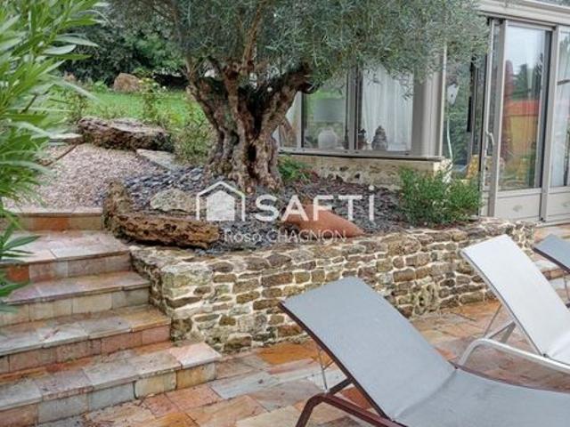 Propriété 10 pièces 220 m²