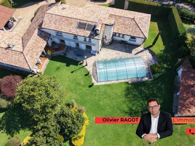 Propriété 10 pièces 222 m²