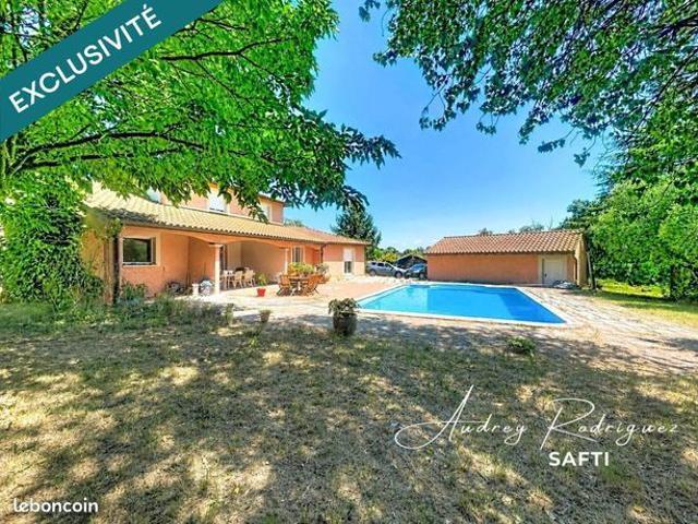 Propriété 10 pièces 224 m²