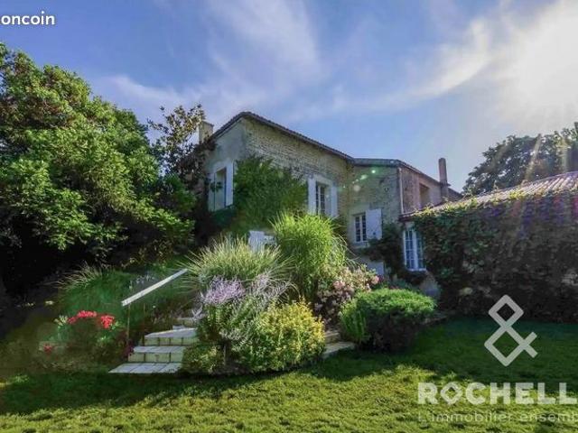 Propriété 10 pièces 233 m²