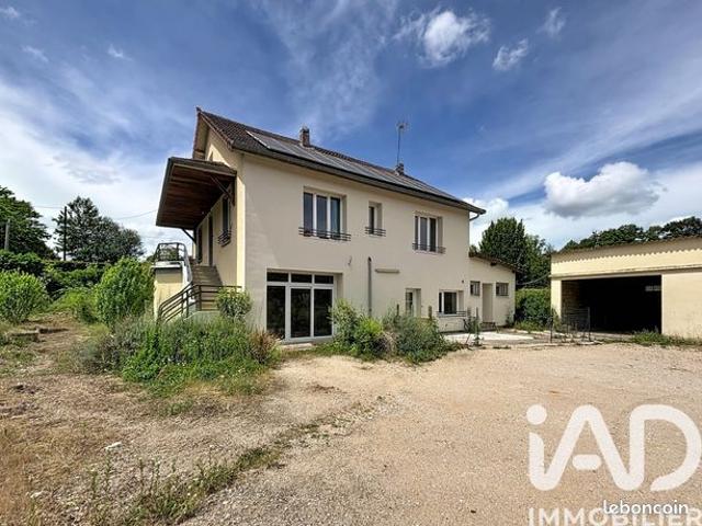 Propriété 10 pièces 230 m²