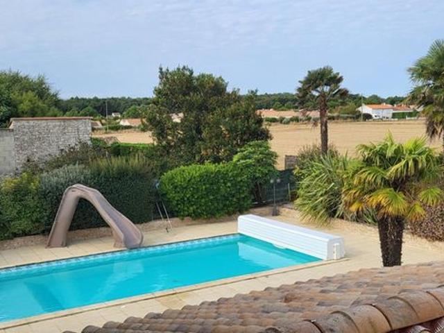 Propriété 10 pièces 230 m²