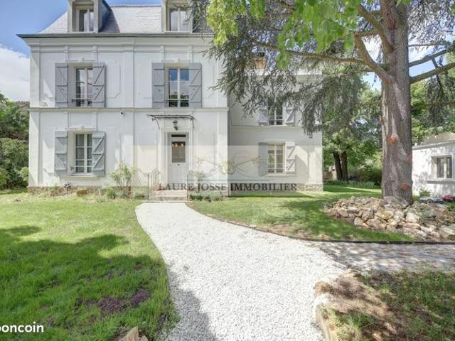 Propriété 10 pièces 230 m²