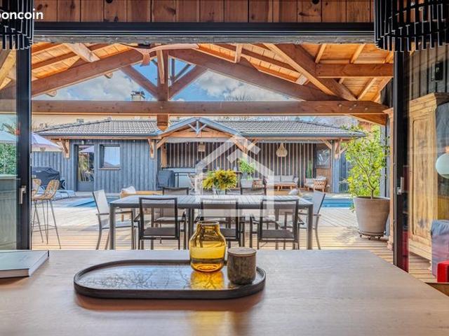 Propriété 10 pièces 234 m²
