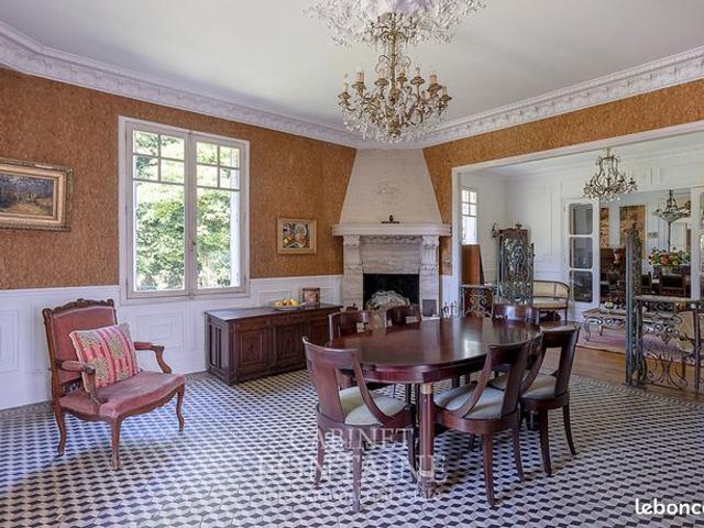 Propriété 10 pièces 235 m²