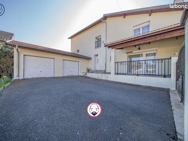 Propriété 10 pièces 235 m²