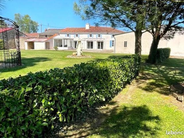 Propriété 10 pièces 236 m²