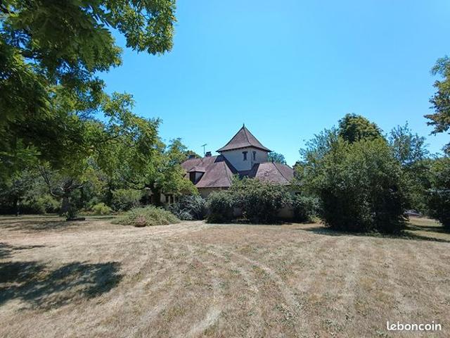 Propriété 10 pièces 236 m²