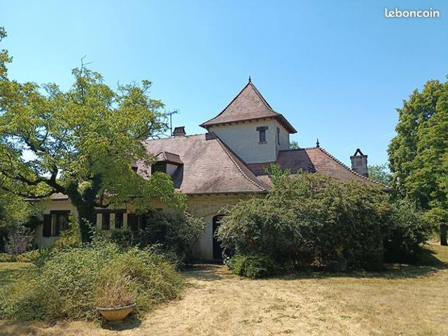 Propriété 10 pièces 236 m²