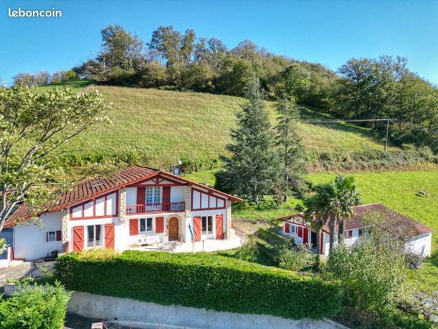 Propriété 10 pièces 238 m²