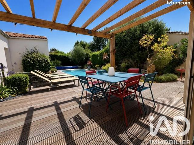 Propriété 10 pièces 239 m²