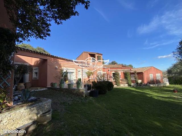 Propriété 10 pièces 340 m²