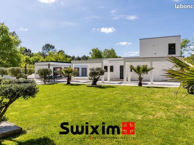 Propriété 10 pièces 340 m²